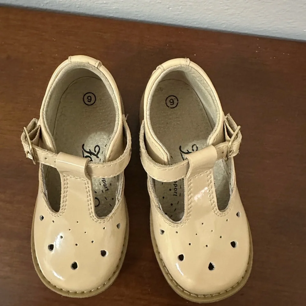 FootMates cute strap